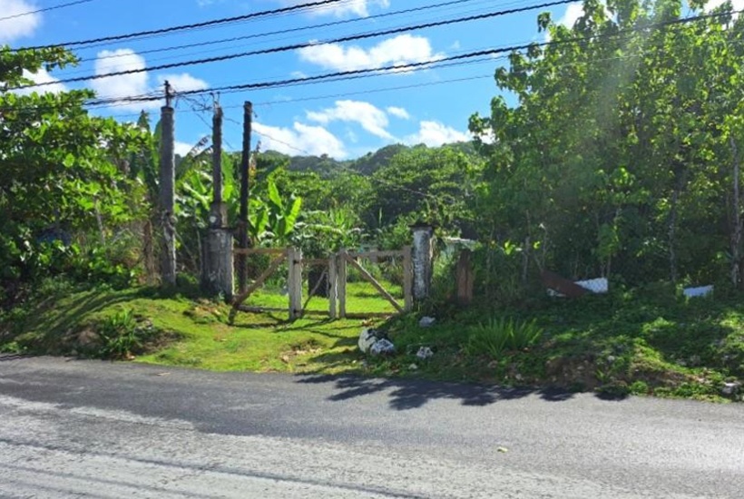 entrance-from-main-road